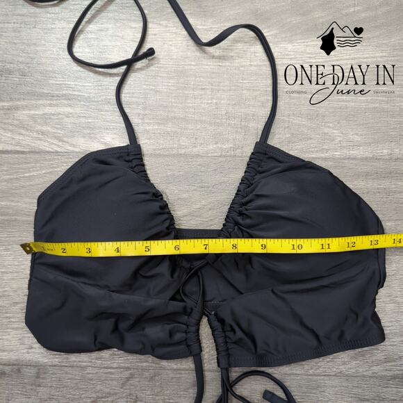 CharmLeaks Halter Keyhole Bikini Top Size M - Picture 2 of 3